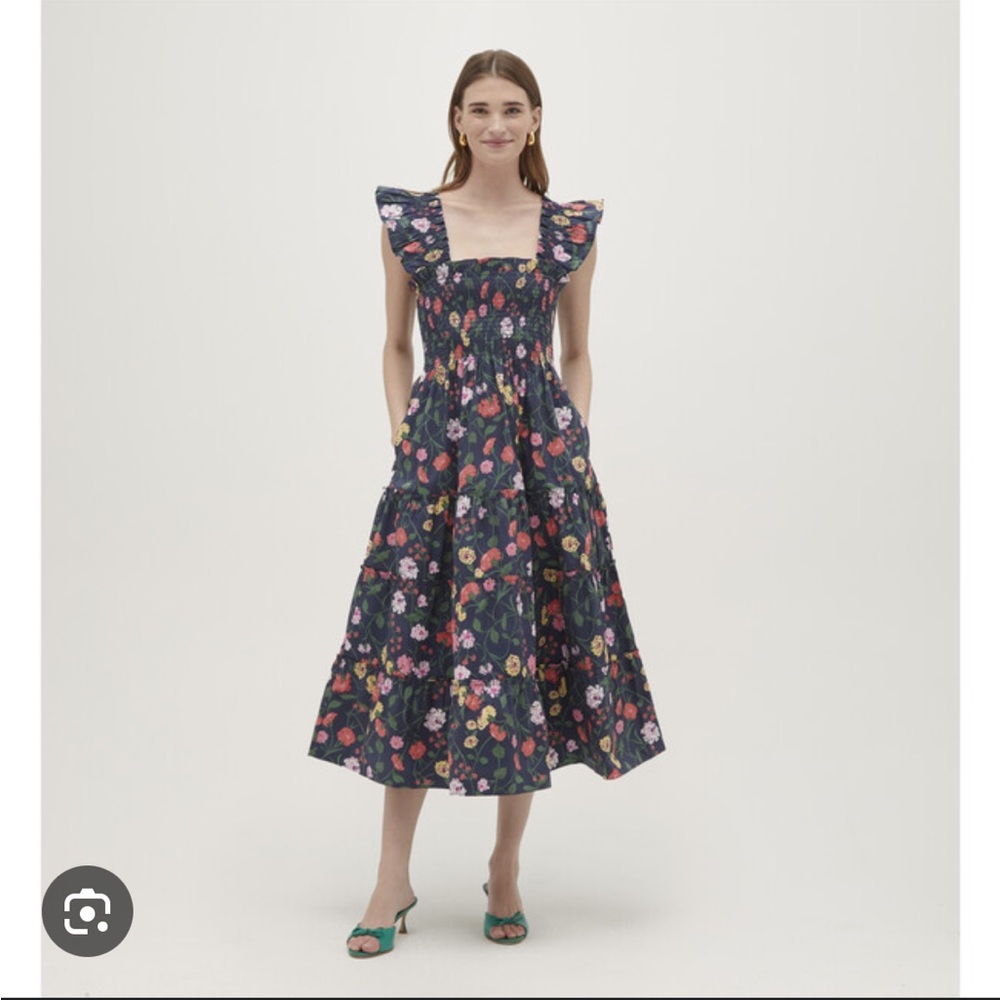 Hill House The Ellie Nap Dress in Navy Multi Peony Bouquet, size Small